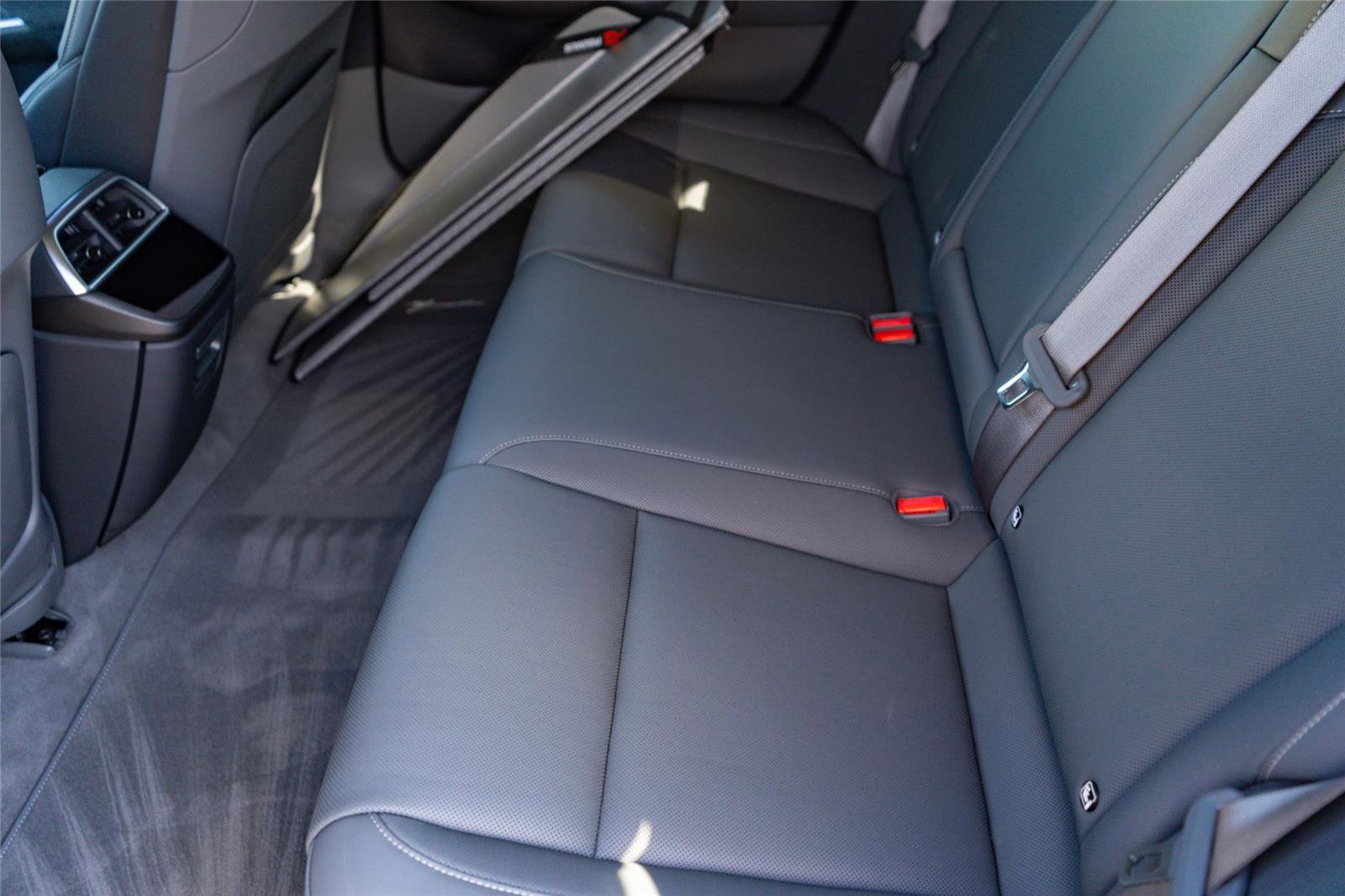 Used 2025 Lucid Air Touring image 24