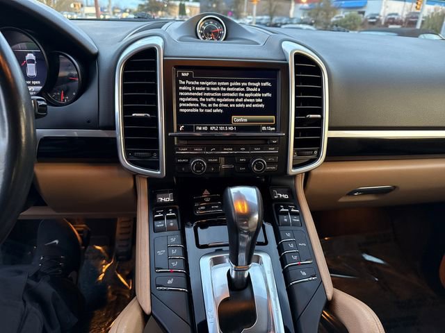 Used 2016 Porsche Cayenne image 25