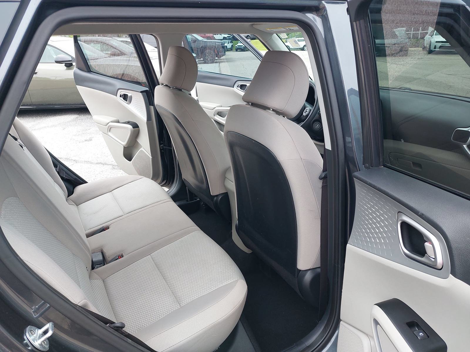 Used 2020 Kia Soul LX FWD image 11