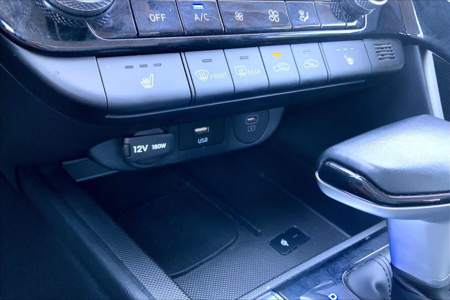 Used 2025 Hyundai Elantra SEL FWD image 27