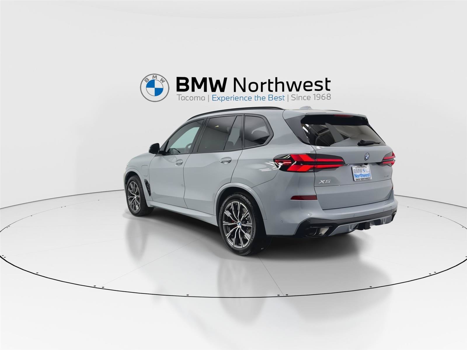 New 2026 BMW X5 xDrive50e w/ Executive Package AWD/4WD image 12