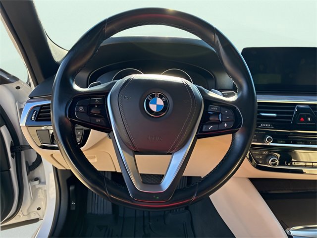Used 2019 BMW 530e w/ Premium Package image 22