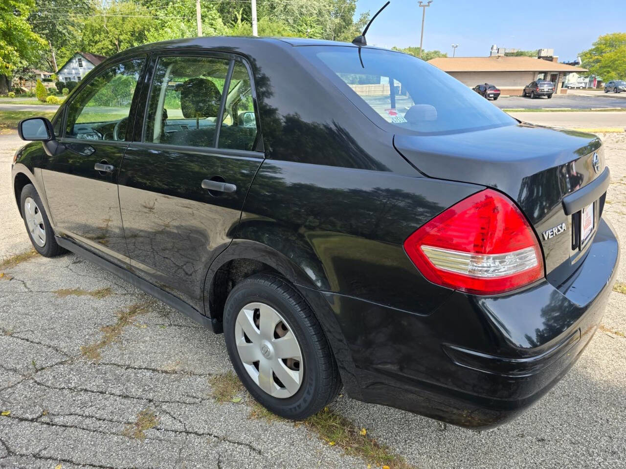 Used 2009 Nissan Versa 1.6 4dr Sedan 4A image 5