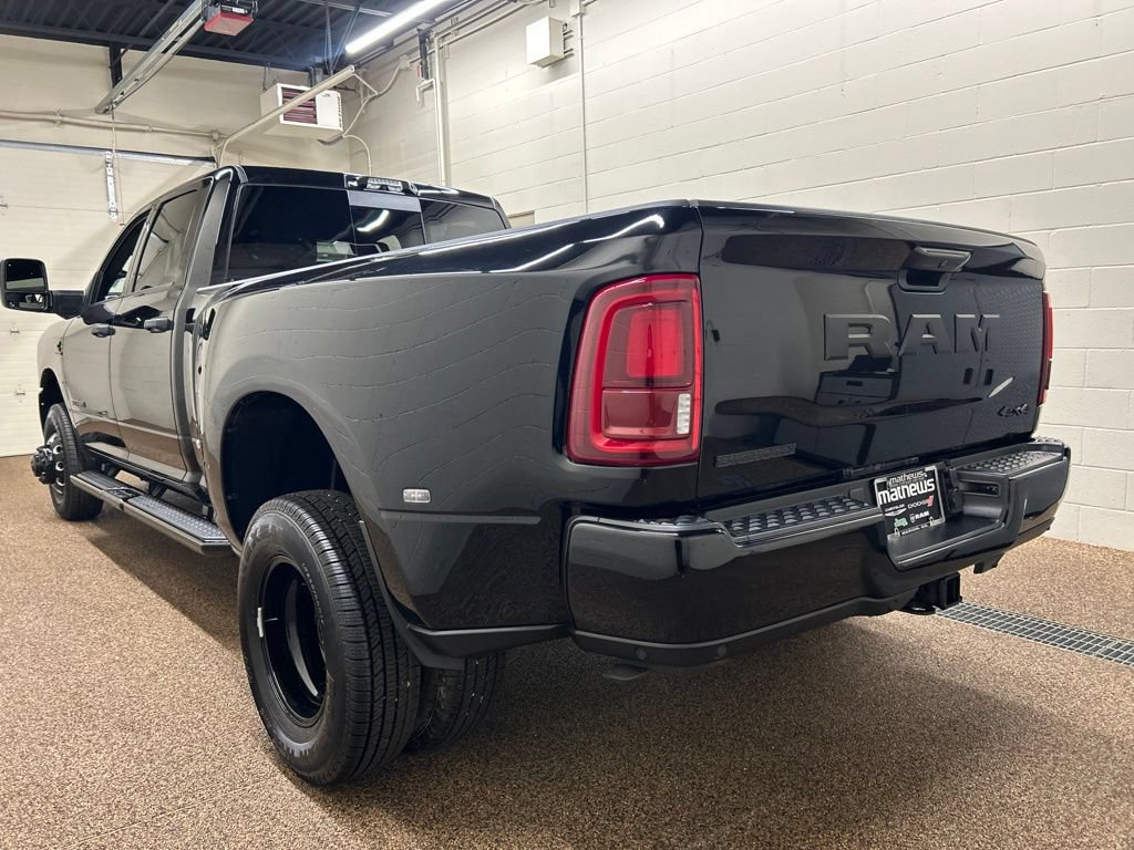 Used 2025 RAM 3500 Big Horn AWD/4WD image 4