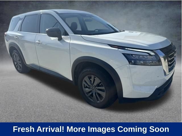 Used 2023 Nissan Pathfinder S FWD image 1