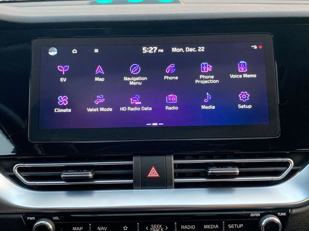 Used 2021 Kia Niro EX Premium w/ Cold Weather Package image 25