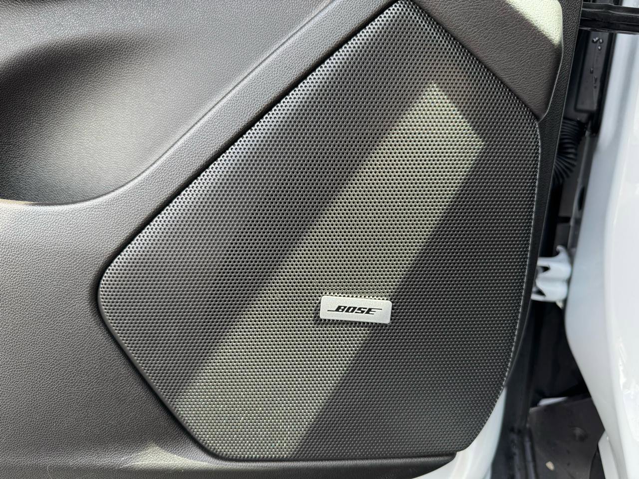 Used 2025 Cadillac XT6 Premium Luxury image 23