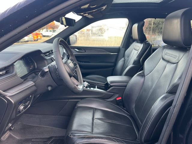 Used 2023 Jeep Grand Cherokee Overland w/ Luxury Tech Group IV image 17