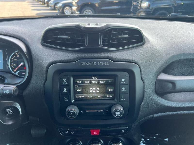Used 2017 Jeep Renegade Altitude AWD/4WD image 13