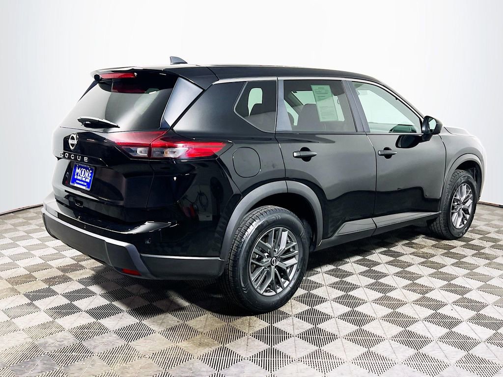 Used 2024 Nissan Rogue S image 7