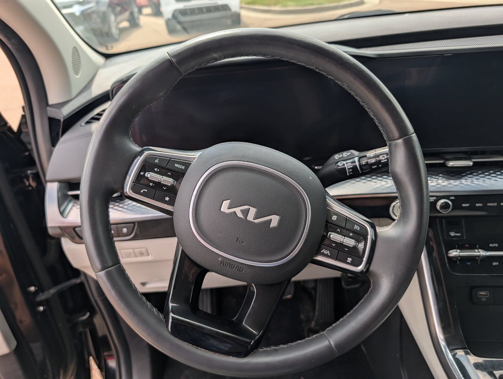 Used 2024 Kia Carnival SX Prestige FWD image 14