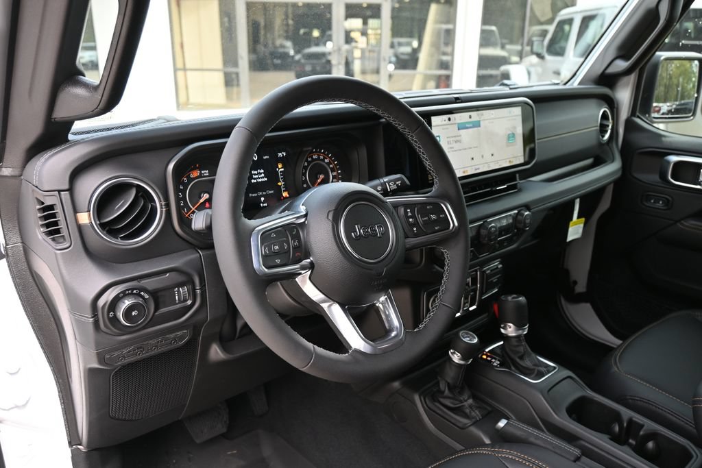 New 2026 Jeep Wrangler Unlimited Sahara AWD/4WD image 15