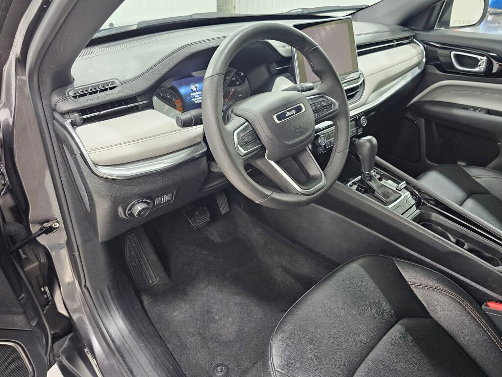 Used 2024 Jeep Compass Limited image 21