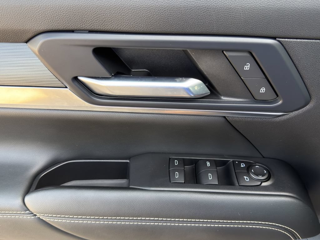 Used 2025 GMC Terrain Elevation FWD image 22