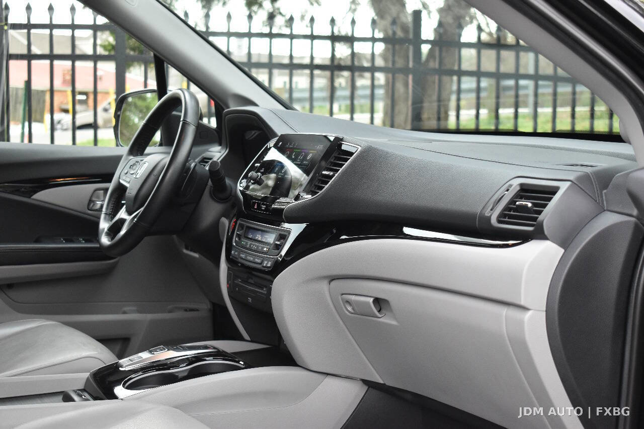 Used 2019 Honda Pilot Touring image 17