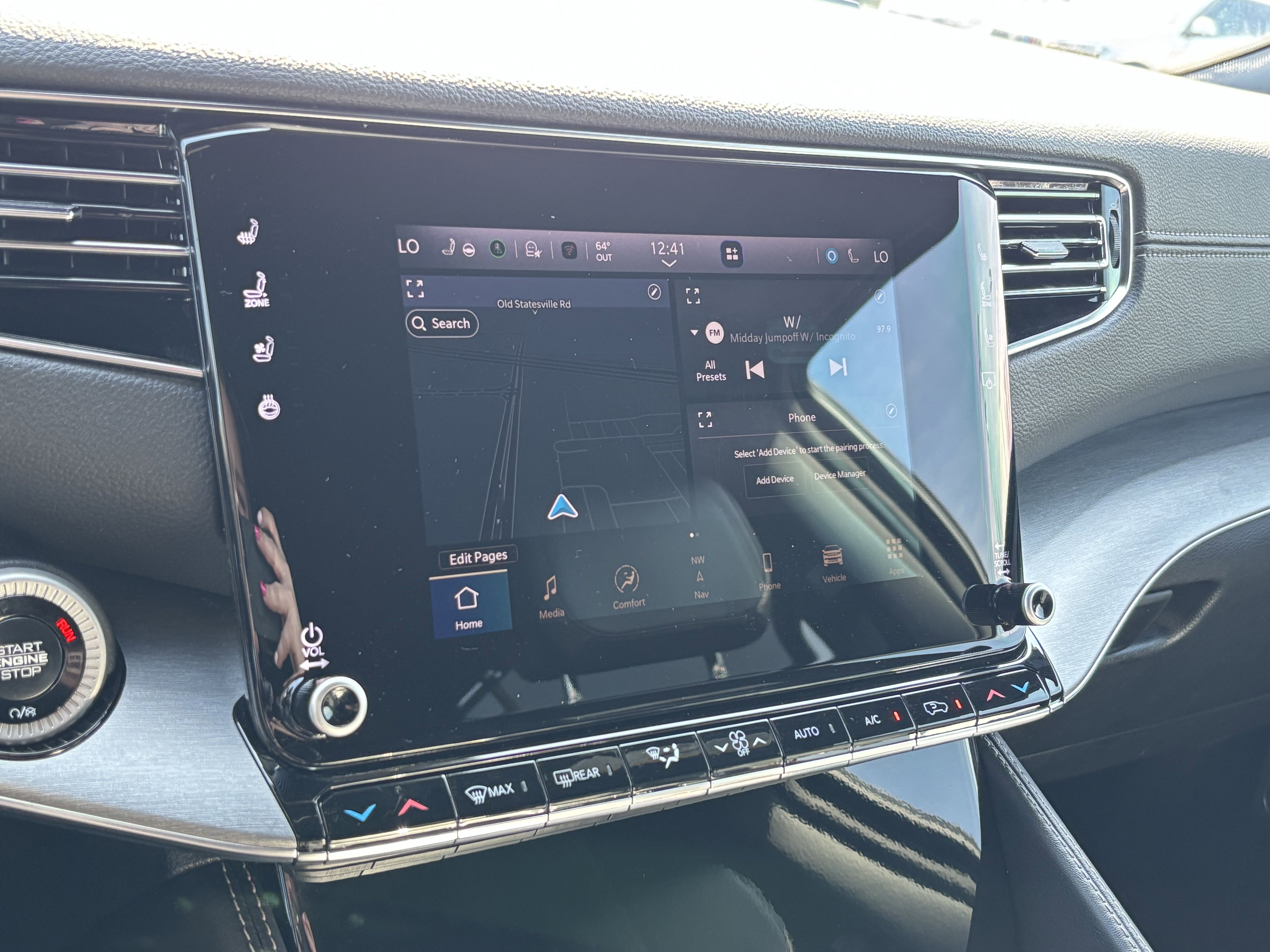 Used 2024 Jeep Wagoneer L Series II w/ Convenience Group I image 23