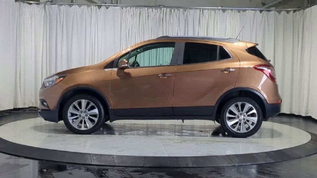 Used 2017 Buick Encore Essence image 6