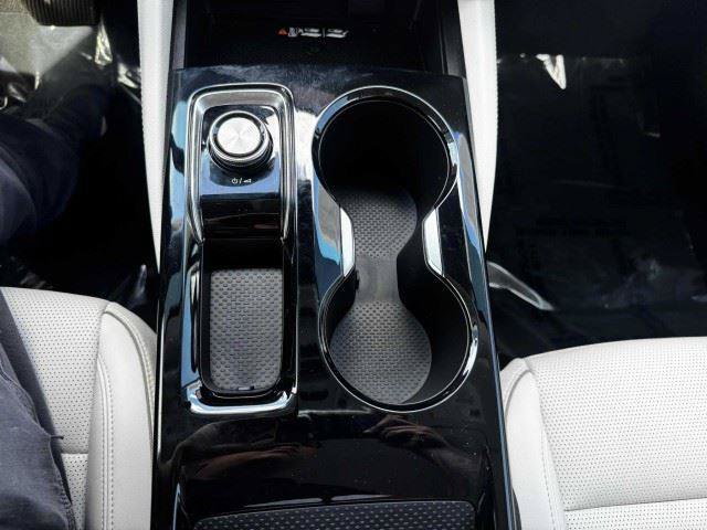 Used 2024 Buick Envision Avenir AWD/4WD image 38