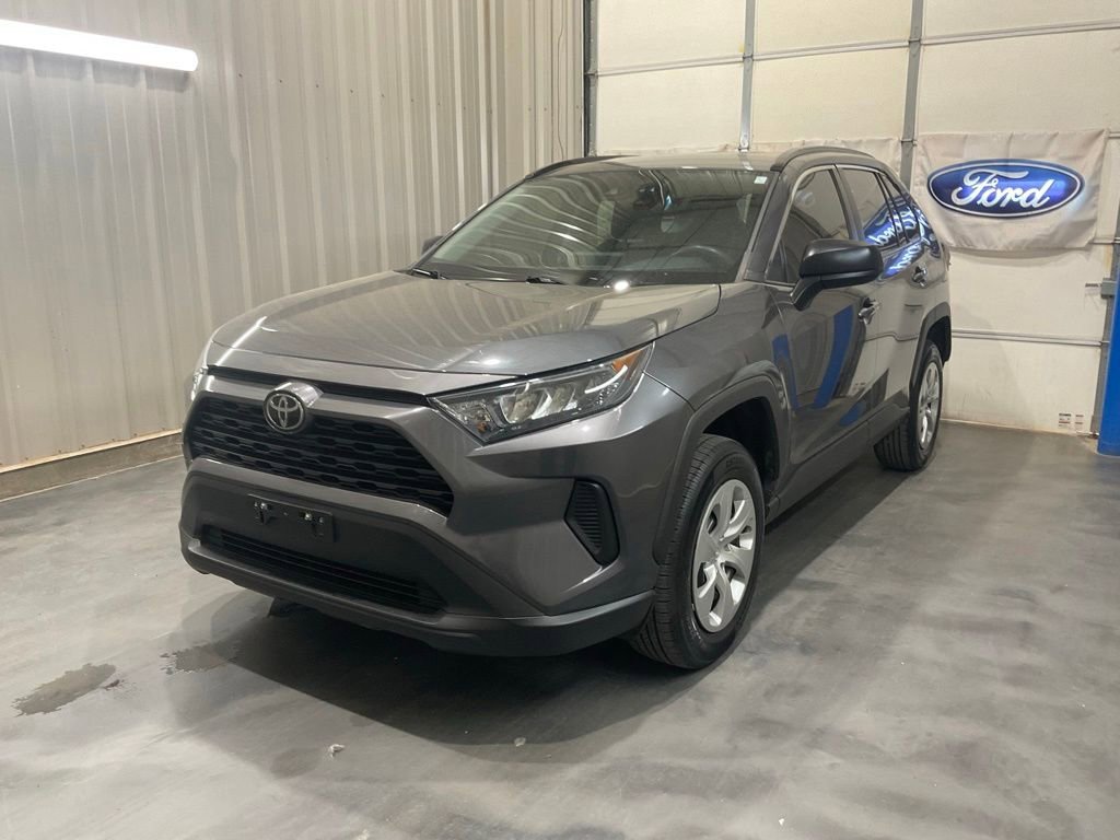 Used 2021 Toyota RAV4 LE AWD/4WD image 3