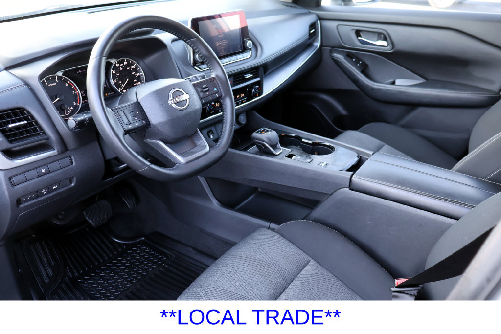 Used 2025 Nissan Rogue SV FWD image 3