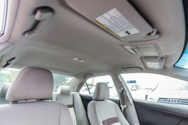 Used 2012 Toyota Camry LE FWD image 39