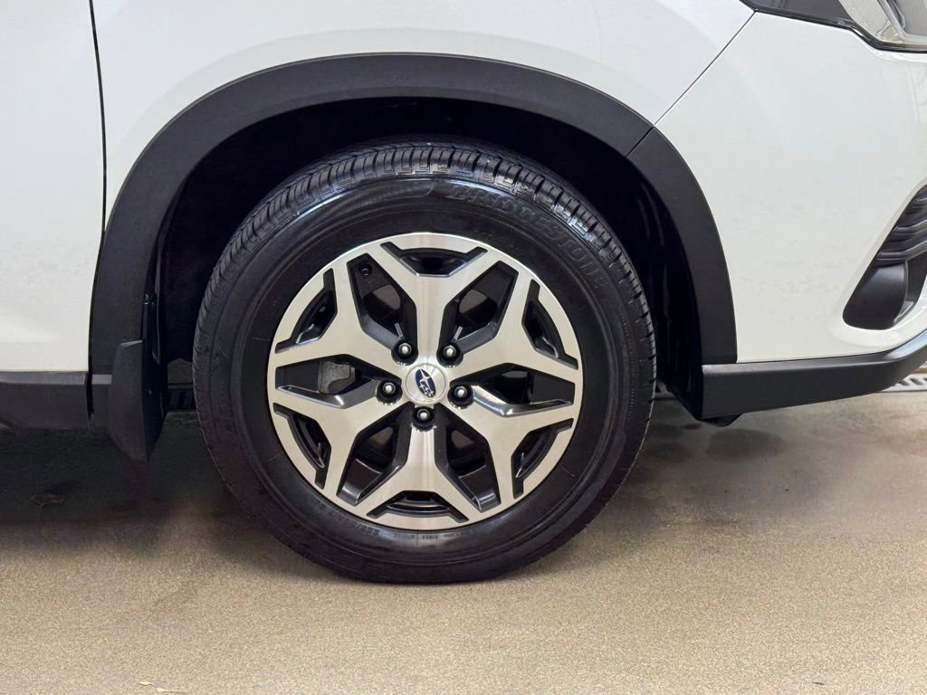 Used 2023 Subaru Forester Premium image 4