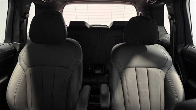 Used 2020 BMW X7 M50i w/ Executive Package image 32