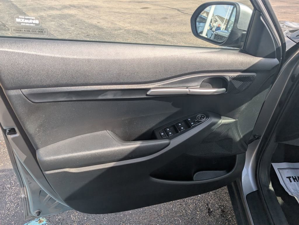 Used 2025 Kia Seltos LX image 14