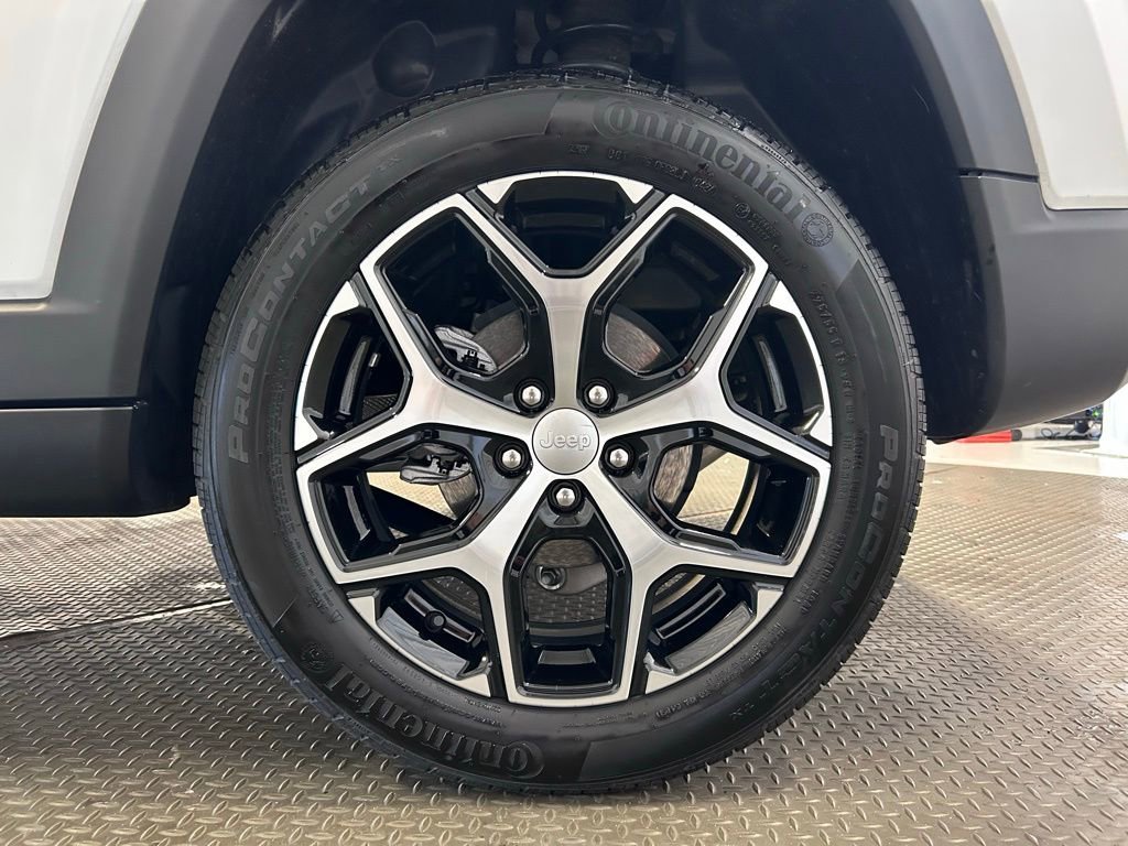 Used 2024 Jeep Compass Limited AWD/4WD image 29