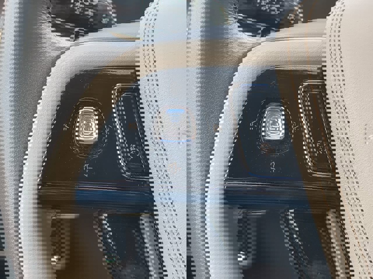 Used 2021 Lincoln Aviator Reserve w/ Equipment Group 202A image 24