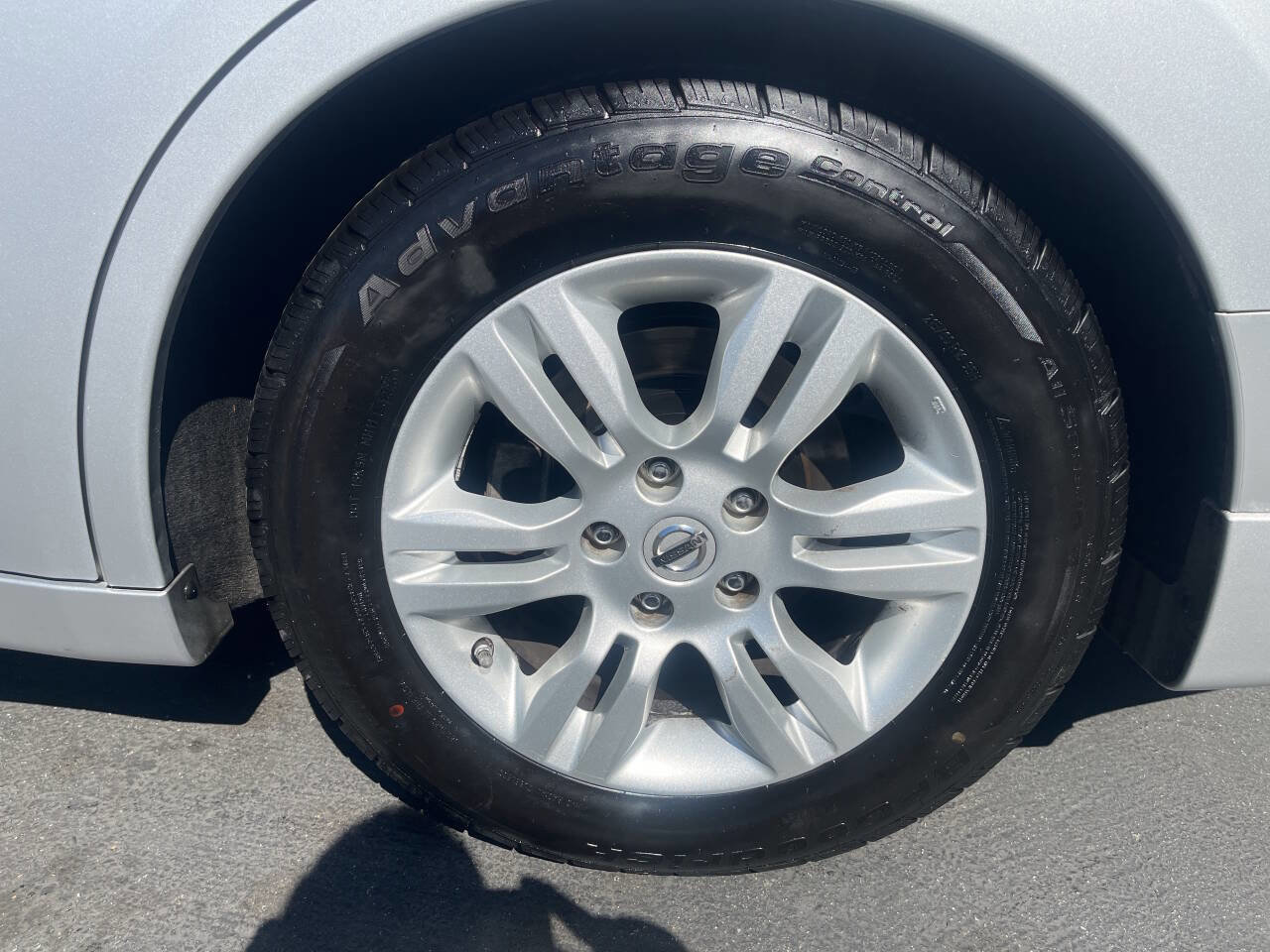 Used 2011 Nissan Altima 2.5 S w/ Special Edition Pkg image 16