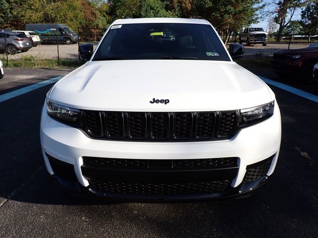 New 2025 Jeep Grand Cherokee L Altitude image 10