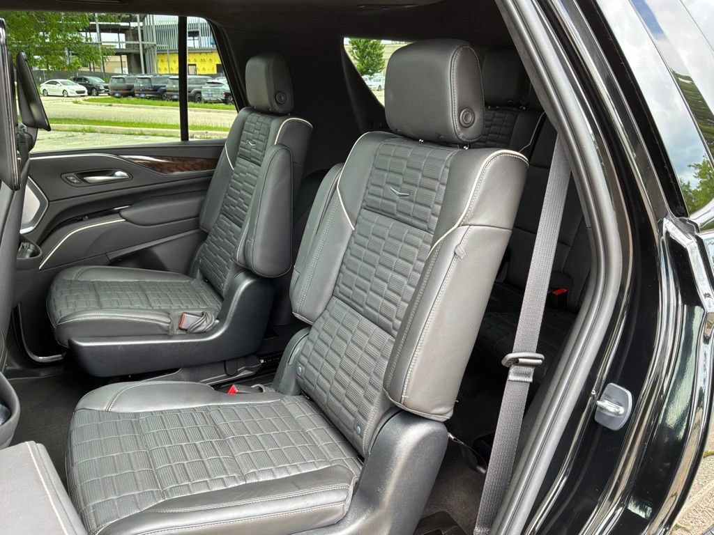 Used 2023 Cadillac Escalade Sport Platinum w/ LPO, ONYX Package AWD/4WD image 24