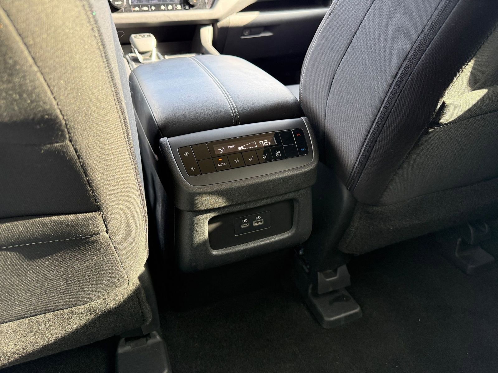 Used 2025 Nissan Pathfinder SV image 24