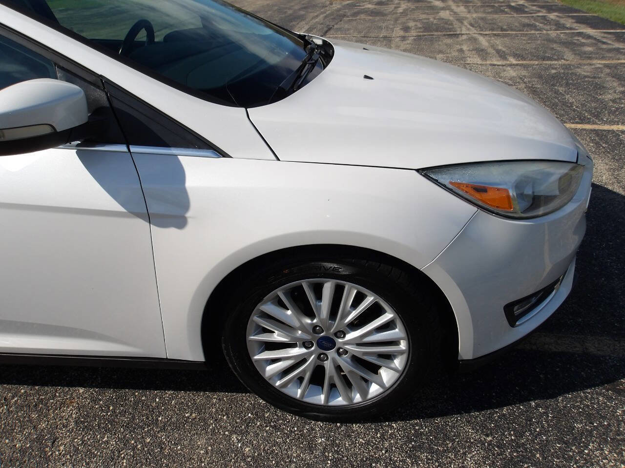 Used 2016 Ford Focus Titanium image 34