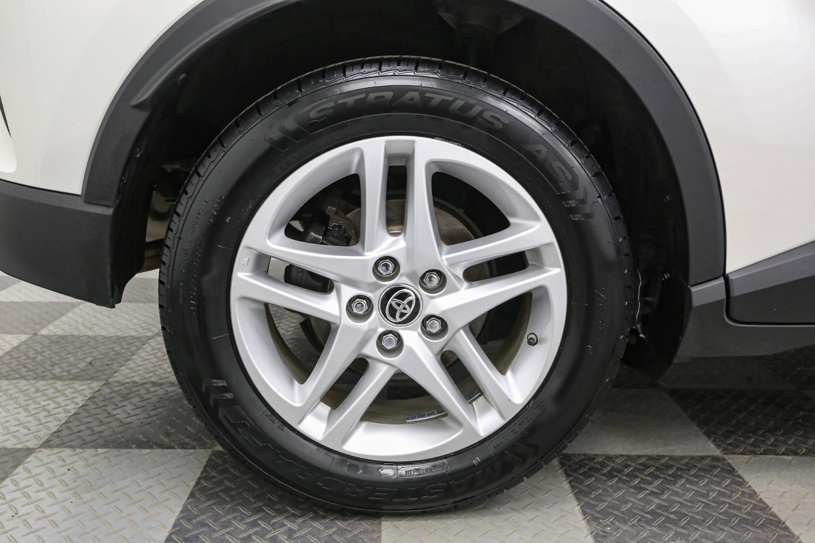 Used 2021 Toyota C-HR LE image 18