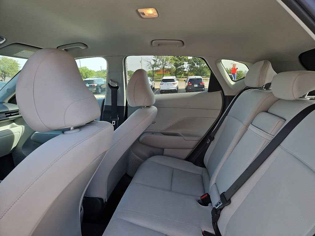 Used 2025 Hyundai Kona SEL FWD image 16