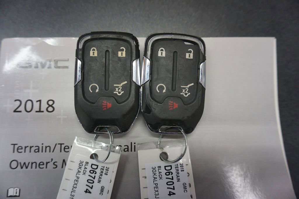 Used 2018 GMC Terrain SLT w/ Preferred Package image 17