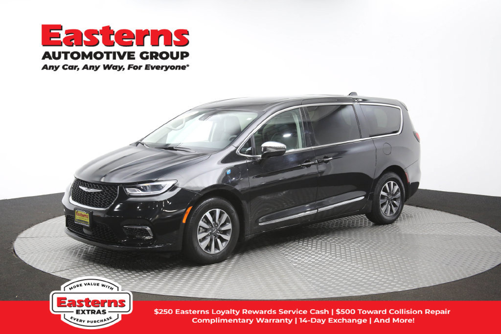 Used 2023 Chrysler Pacifica Limited FWD image 61