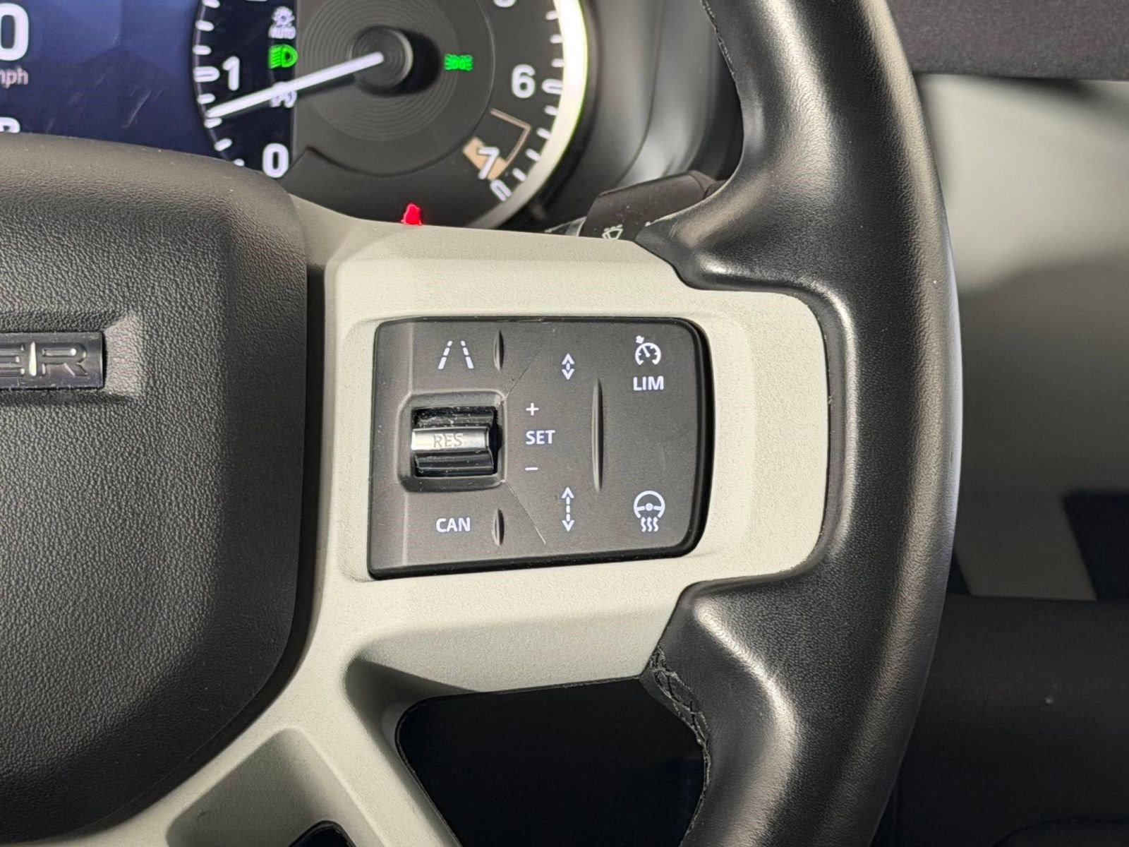 Certified 2023 Land Rover Defender 110 X-Dynamic SE image 17