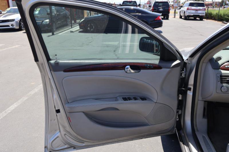 Used 2006 Buick Lucerne CXL w/ Luxury Package FWD image 12
