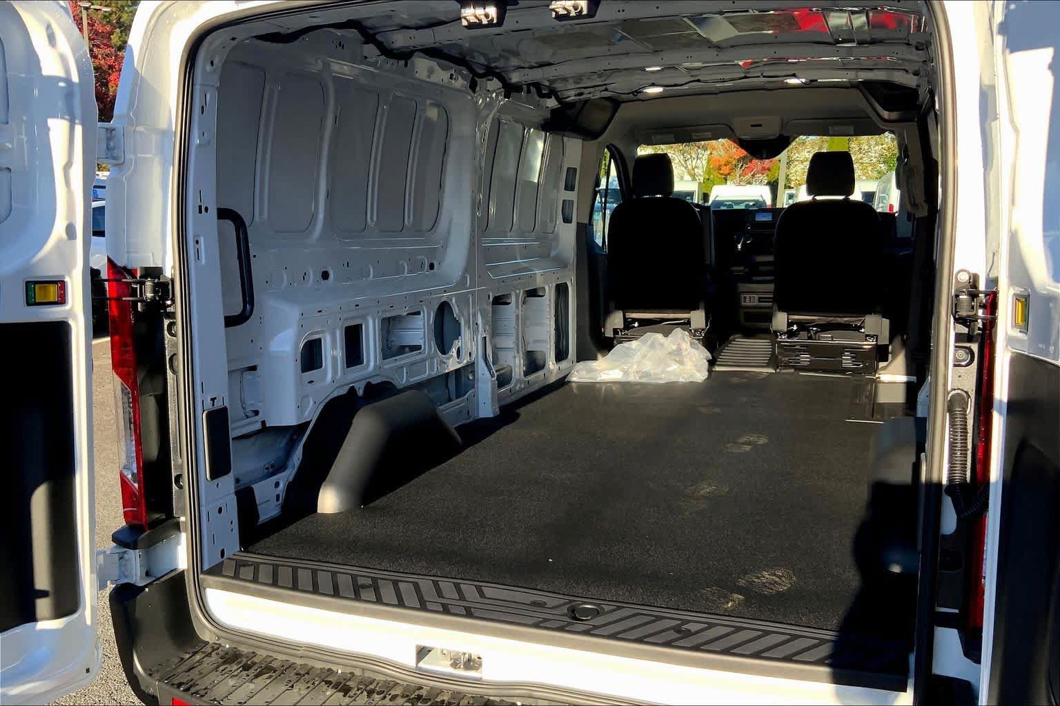 New 2025 Ford Transit 350 148 Low Roof AWD image 18