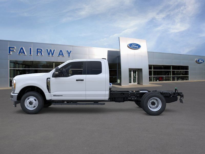 New 2025 Ford F350 XL w/ XL Chrome Package image 35