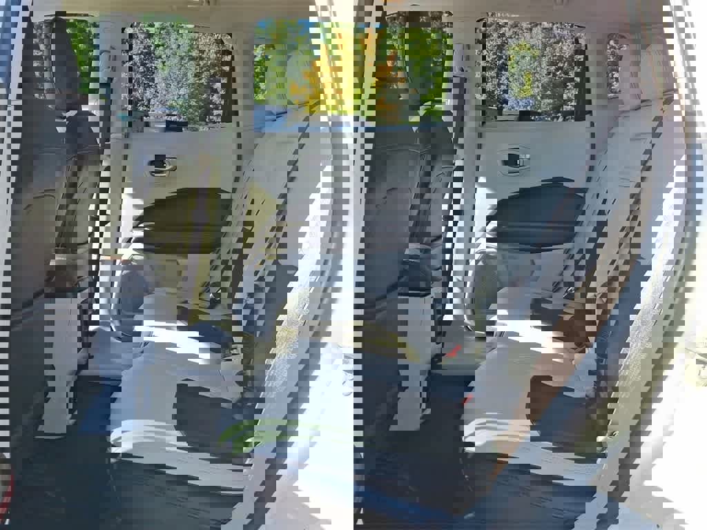 Used 2018 Jeep Compass Limited w/ Navigation Group image 26