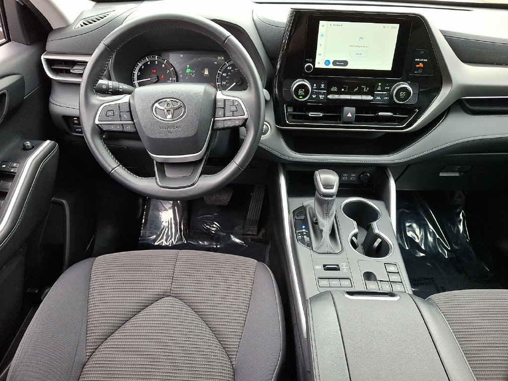 Certified 2025 Toyota Highlander LE AWD/4WD image 12