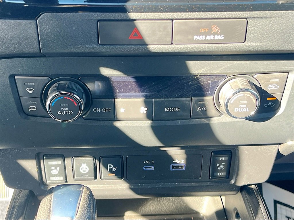 Used 2022 Nissan Frontier PRO-4X w/ Pro-4X Premium Package image 16