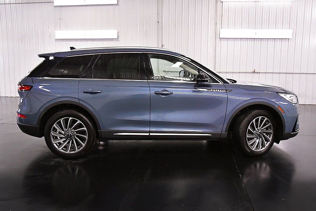 Used 2023 Lincoln Corsair Reserve w/ Equipment Group 202A image 9