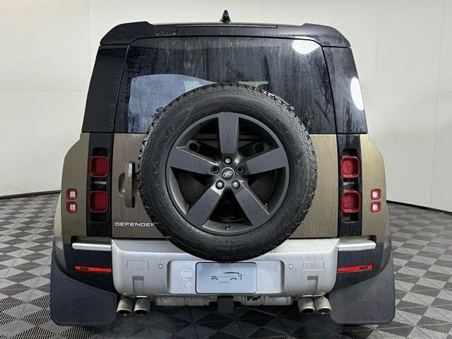 Certified 2024 Land Rover Defender 110 SE image 7