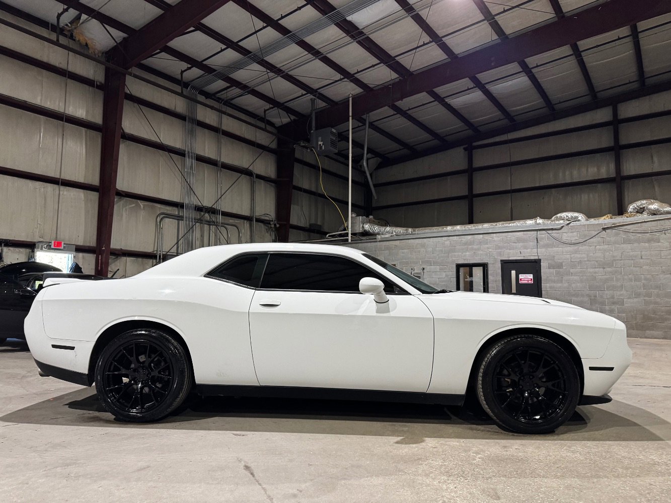 Used 2019 Dodge Challenger SXT RWD image 4