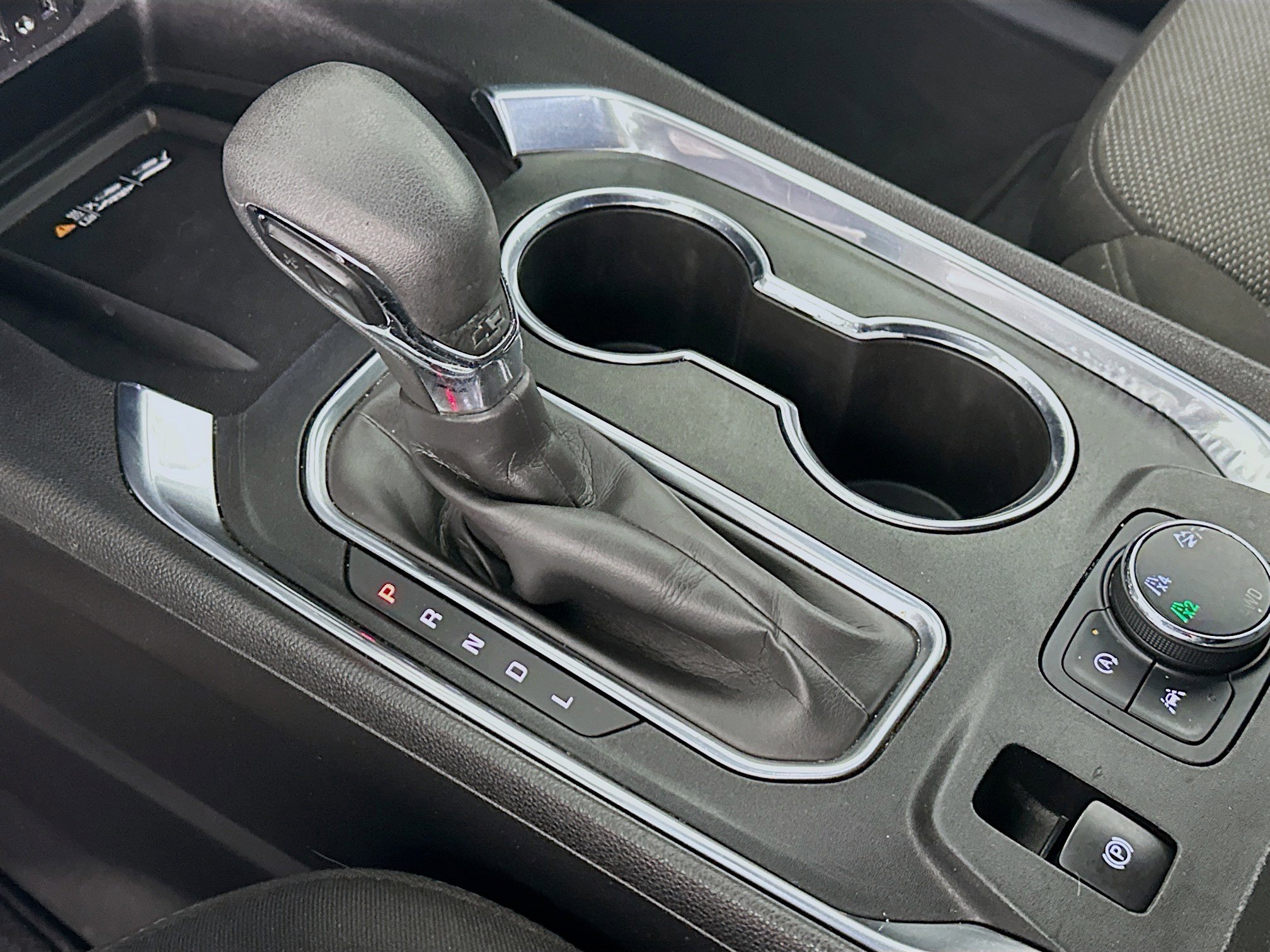 Used 2022 Chevrolet Traverse LT image 24